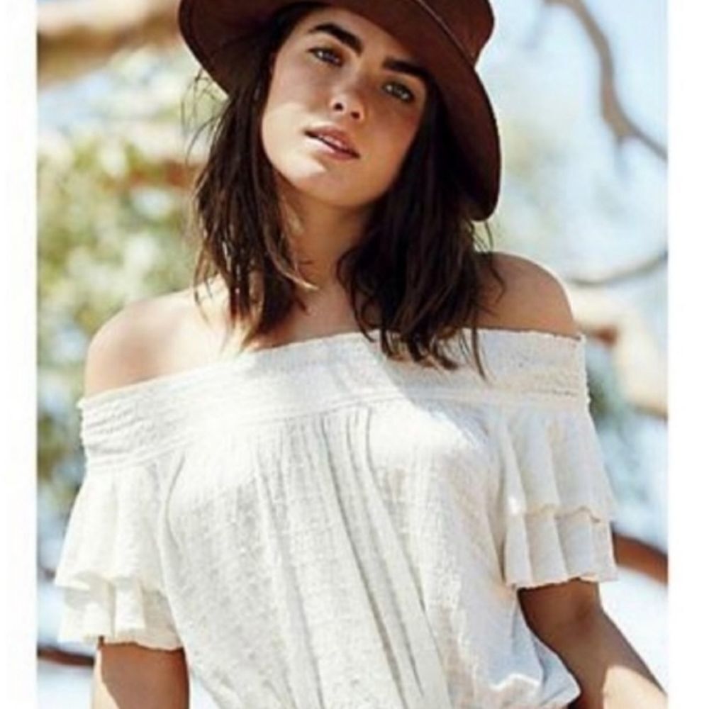 FREE PEOPLE SANTORINI OFF SHOULDER FLOWY RAW HEM OPEN BACK COTTAGECORE BLOUSE